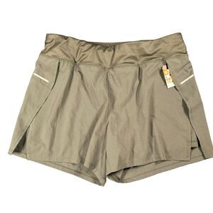 Women's NWT Avia Running Biking Shorts Green Size Medium (8-10)